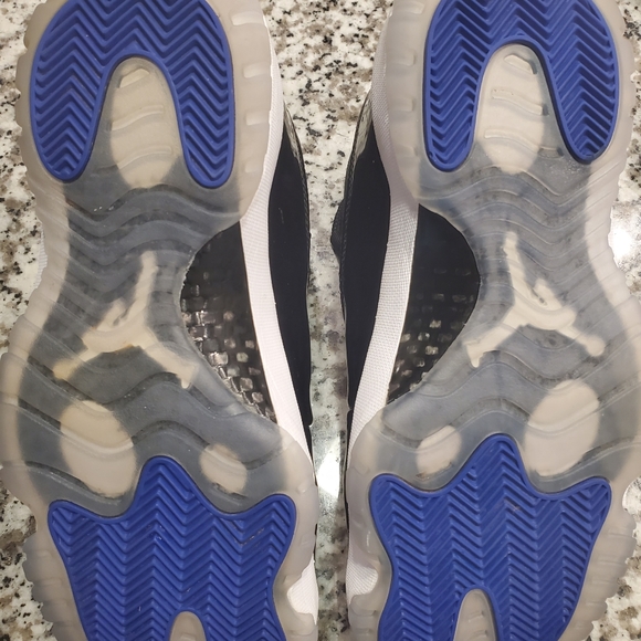 Jordan 11's - Picture 2 of 5
